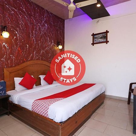 Hôtel Oyo 70930 The Moon à Āsansol Extérieur photo